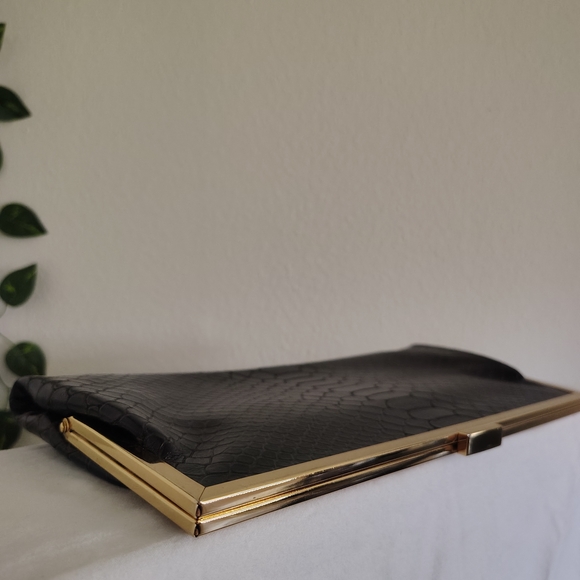 Hobo International | Black & Gold Snakeskin Pattern Clutch And Wristlet Set - Picture 4 of 8